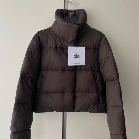 Alo Yoga Gold Rush Puffer Size S - Picture 2 of 5